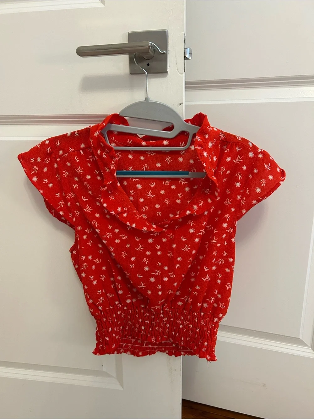 Red blouse - Picture 1 of 3